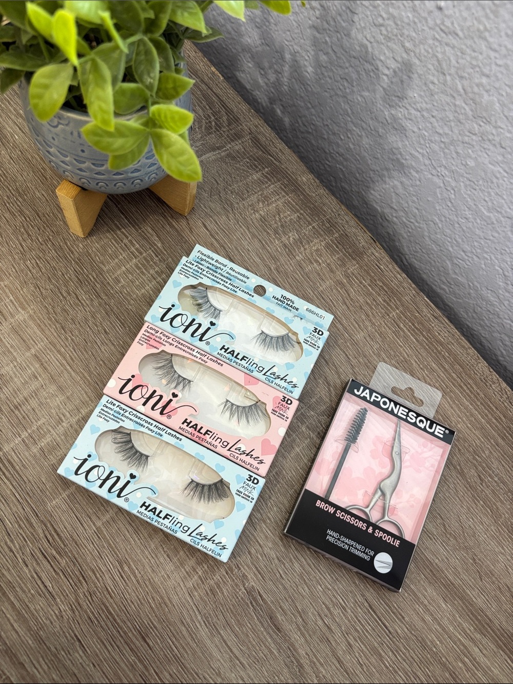 Halfling Lashes 3-Pack in Black with Japonesque Brow Scissors & Spoolie